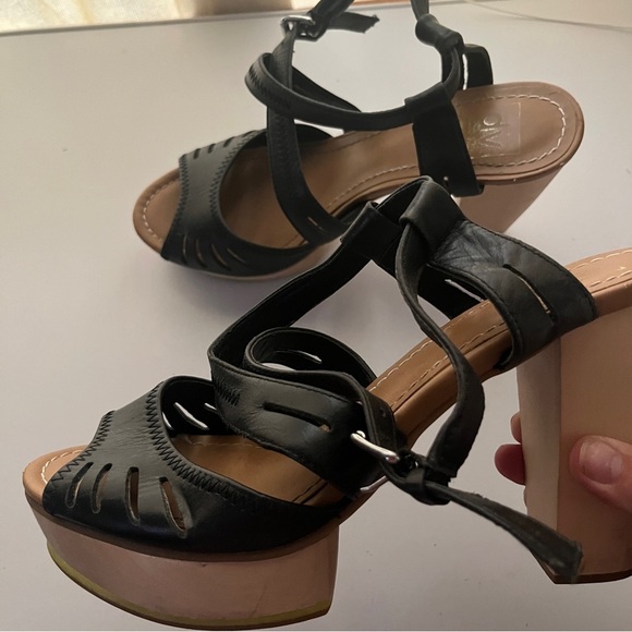 Dolce Vita Black Strappy Block Heels 10 - Picture 2 of 6